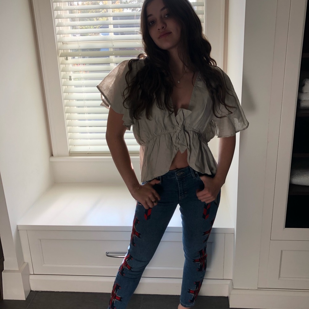 Grey top